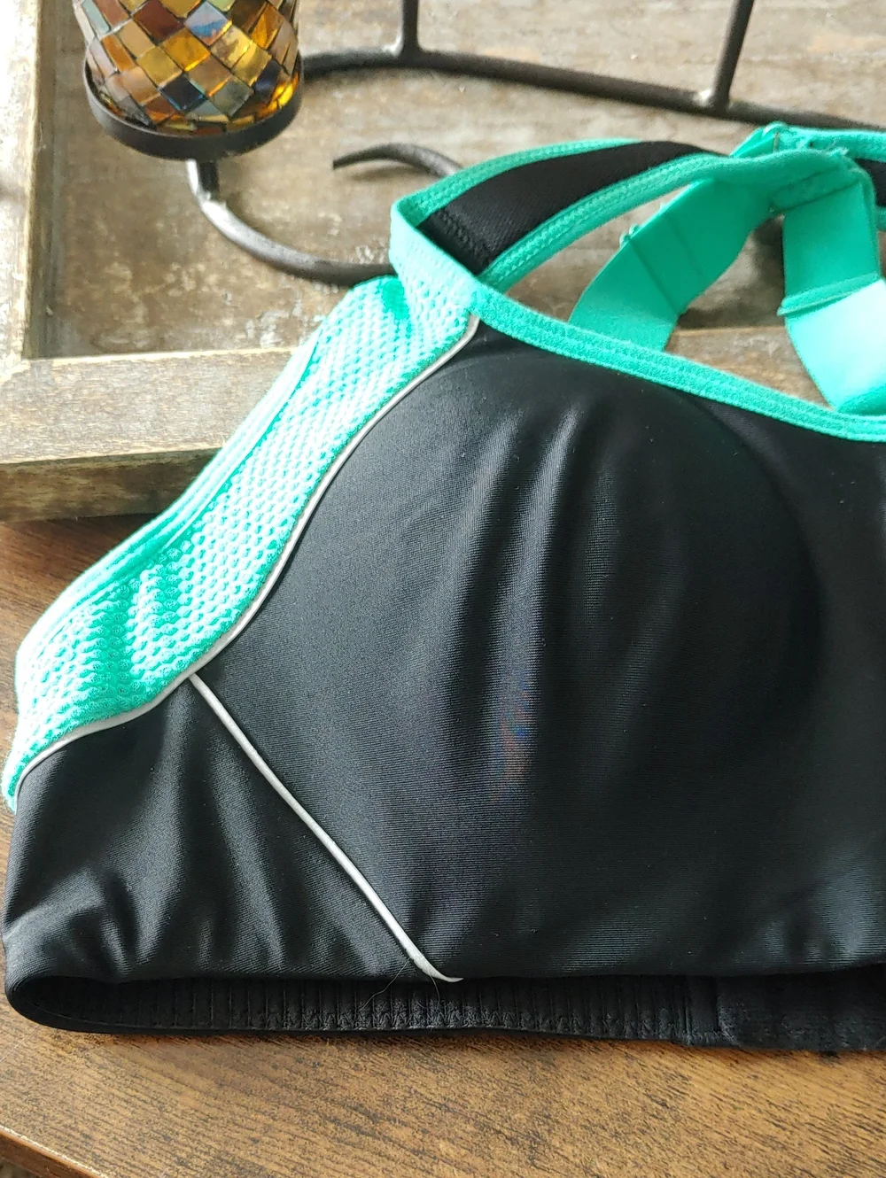 Like New Danskin 36B Blue/green Cross Strap Padded Wirefree Sports bra